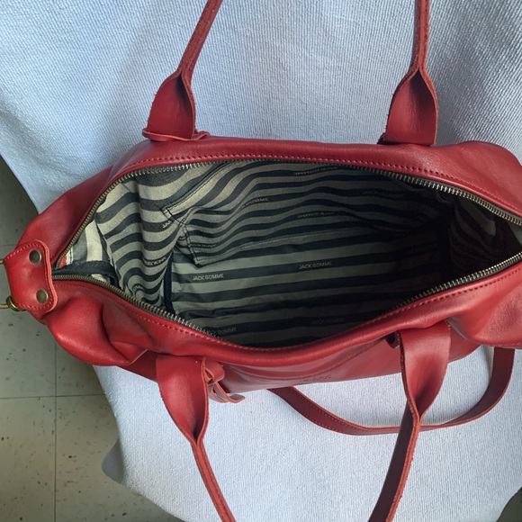 Atelier by jack Gomme red bag with long strap and handles - Picture 3 of 5